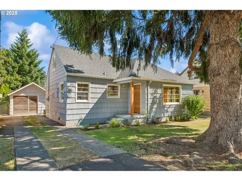 4245 NE Going Street Portland OR 97218