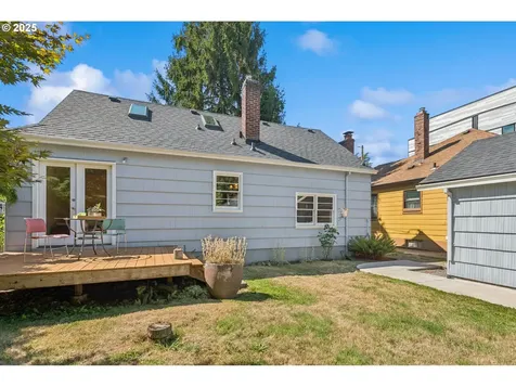 4245 NE Going Street Portland OR 97218