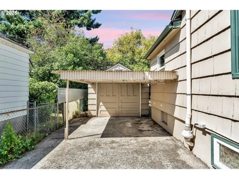 3535 SE 73rd Avenue Portland OR 97206