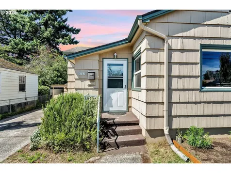3535 SE 73rd Avenue Portland OR 97206