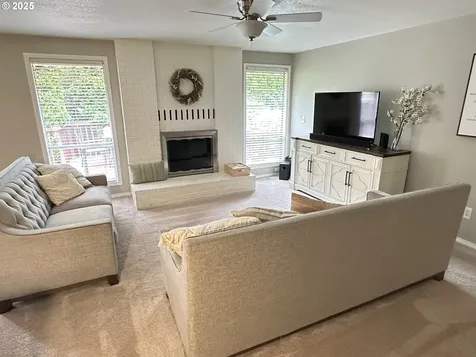 1794 NE Carole Court Hillsboro OR 97124