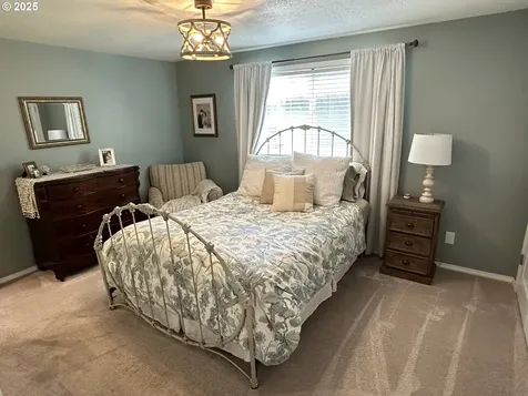 1794 NE Carole Court Hillsboro OR 97124