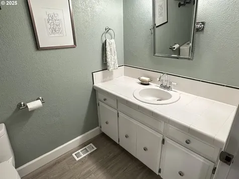 1794 NE Carole Court Hillsboro OR 97124
