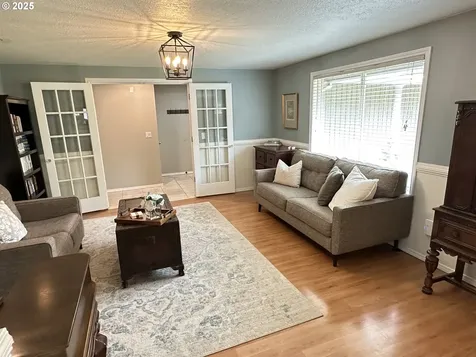 1794 NE Carole Court Hillsboro OR 97124