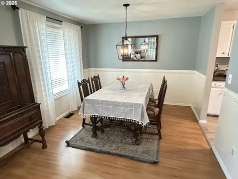1794 NE Carole Court Hillsboro OR 97124