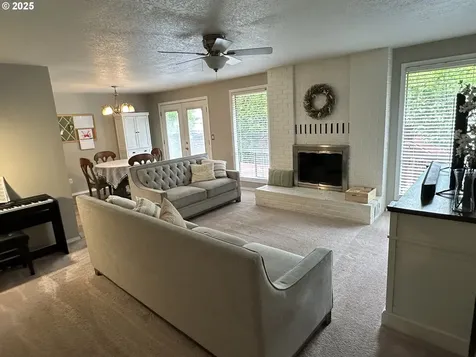 1794 NE Carole Court Hillsboro OR 97124