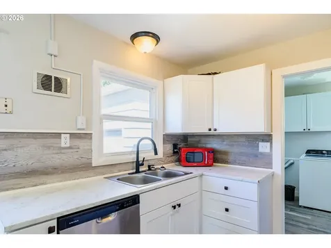 265 Baxter Street Eugene OR 97402