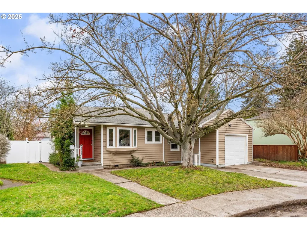 5950 SE Tibbetts Street Portland OR 97206