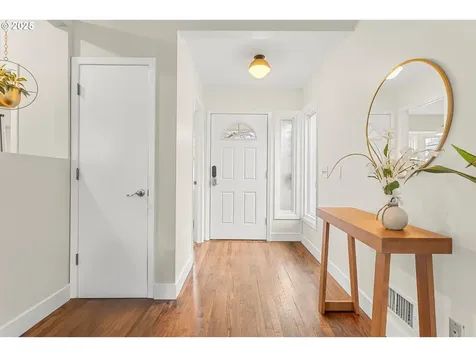 5950 SE Tibbetts Street Portland OR 97206