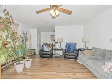 125 Susan Street Myrtle Creek OR 97457