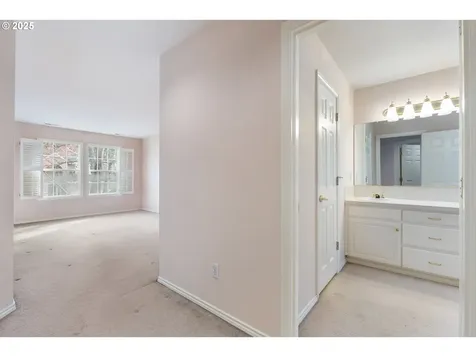 10955 SW Black Diamond Way Portland OR 97223