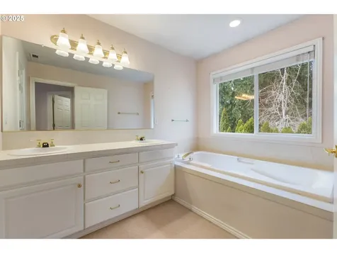 10955 SW Black Diamond Way Portland OR 97223