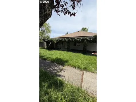 1106 S River Street Newberg OR 97132