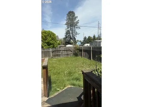 1106 S River Street Newberg OR 97132
