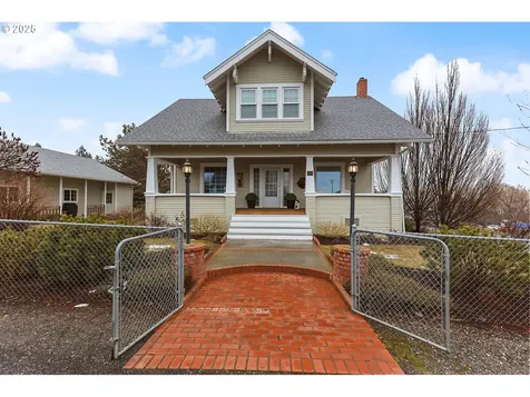 102 NE Harrison Street Dufur OR 97021