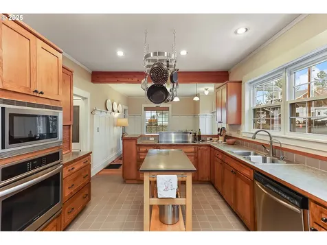 102 NE Harrison Street Dufur OR 97021
