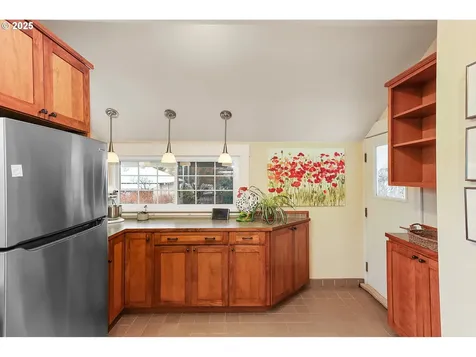 102 NE Harrison Street Dufur OR 97021