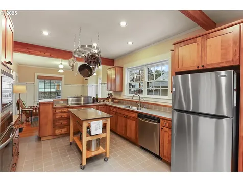 102 NE Harrison Street Dufur OR 97021