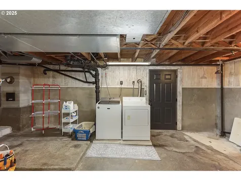 102 NE Harrison Street Dufur OR 97021