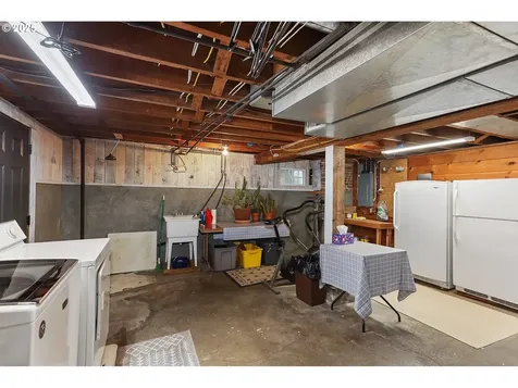 102 NE Harrison Street Dufur OR 97021