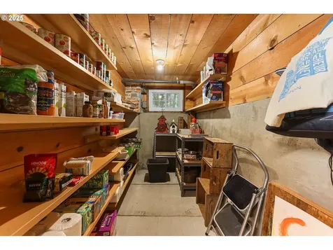102 NE Harrison Street Dufur OR 97021