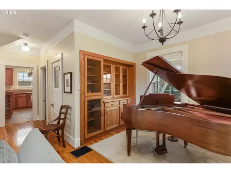 102 NE Harrison Street Dufur OR 97021