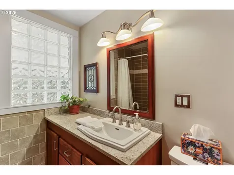 102 NE Harrison Street Dufur OR 97021