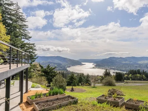 51 Sunrise Road Underwood WA 98651