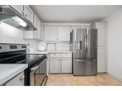 9517 SW 53rd Avenue Portland OR 97219