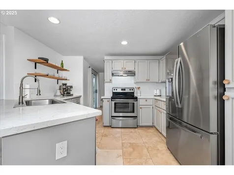 9517 SW 53rd Avenue Portland OR 97219