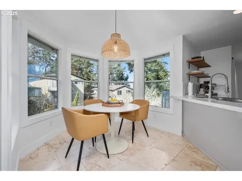 9517 SW 53rd Avenue Portland OR 97219
