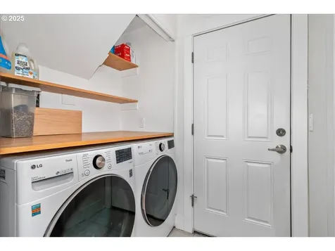 9517 SW 53rd Avenue Portland OR 97219