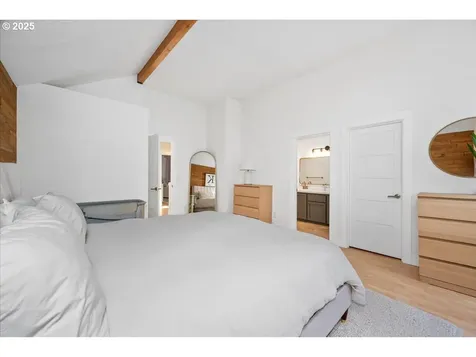 9517 SW 53rd Avenue Portland OR 97219