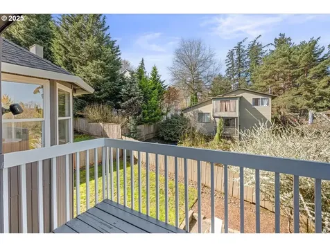 9517 SW 53rd Avenue Portland OR 97219