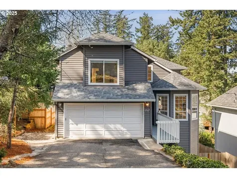 9517 SW 53rd Avenue Portland OR 97219