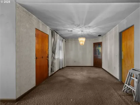 1909 NE 137th Avenue Portland OR 97230