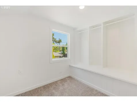 8426 NE Sumner Street Portland OR 97220