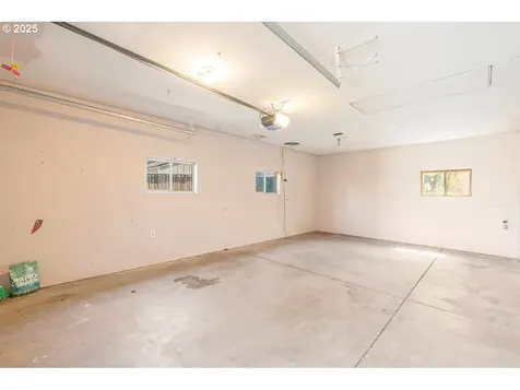 8426 NE Sumner Street Portland OR 97220