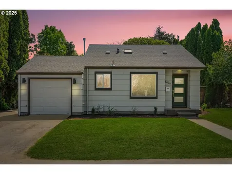 8426 NE Sumner Street Portland OR 97220
