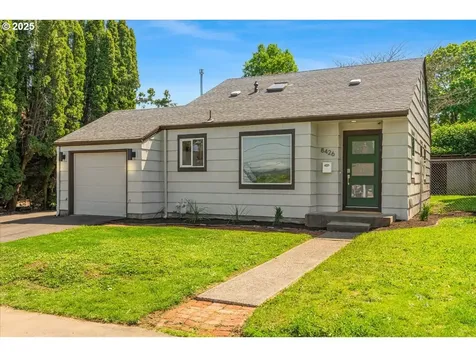 8426 NE Sumner Street Portland OR 97220
