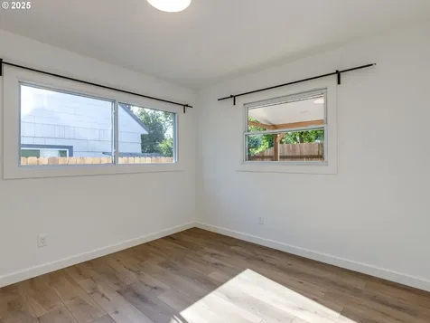 11312 NE Davis Street Portland OR 97220