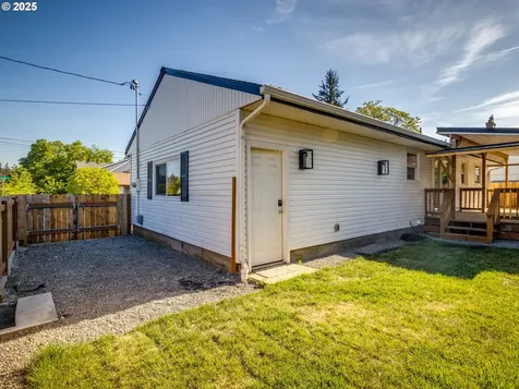 11312 NE Davis Street Portland OR 97220