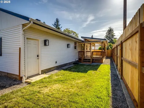 11312 NE Davis Street Portland OR 97220