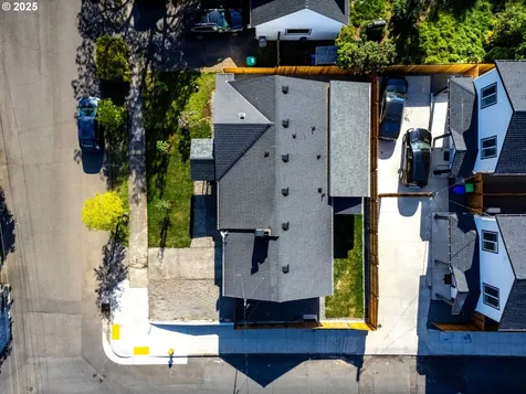 11312 NE Davis Street Portland OR 97220