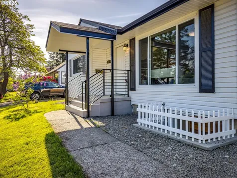 11312 NE Davis Street Portland OR 97220