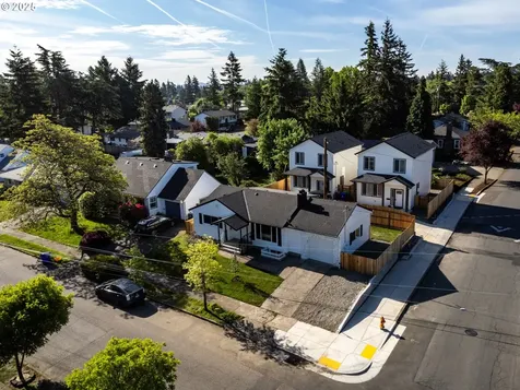 11312 NE Davis Street Portland OR 97220