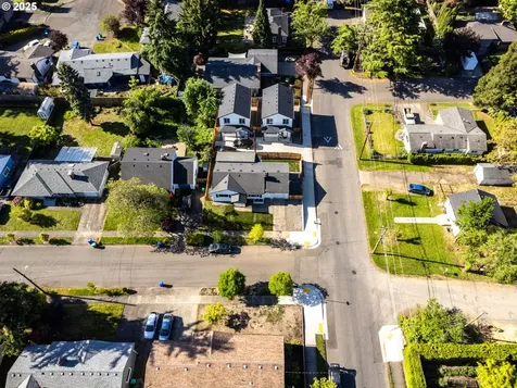 11312 NE Davis Street Portland OR 97220