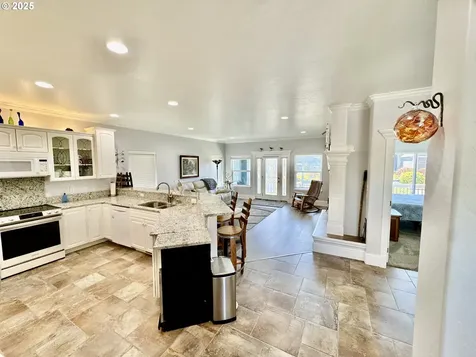 842 Chetco Point Terrace Brookings OR 97415