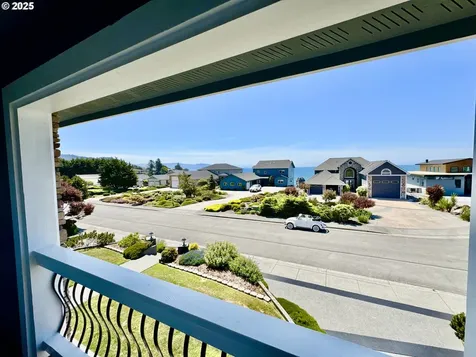 842 Chetco Point Terrace Brookings OR 97415