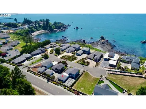 842 Chetco Point Terrace Brookings OR 97415